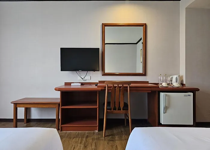 Alexander Hotel