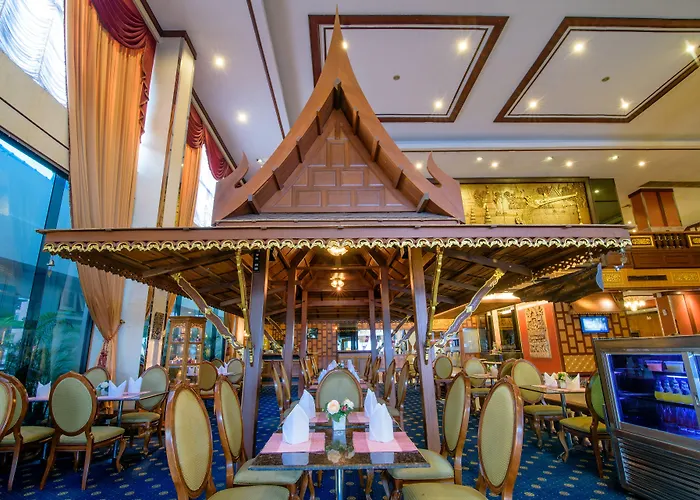 Alexander Hotel 5*